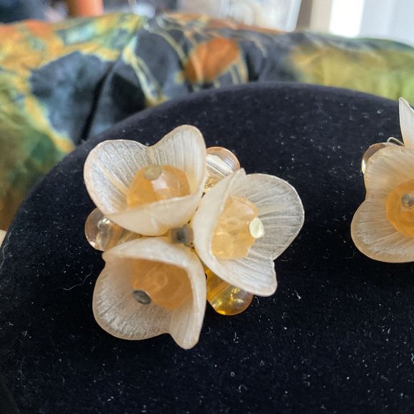 16" Double Strand Tulip 2 part Bead Choker Necklace and Clip Earrings Peach - Picture 3 of 7